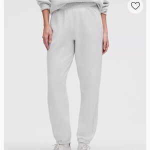 Lululemon Scuba Mid-Rise Oversized Jogger
Tall
